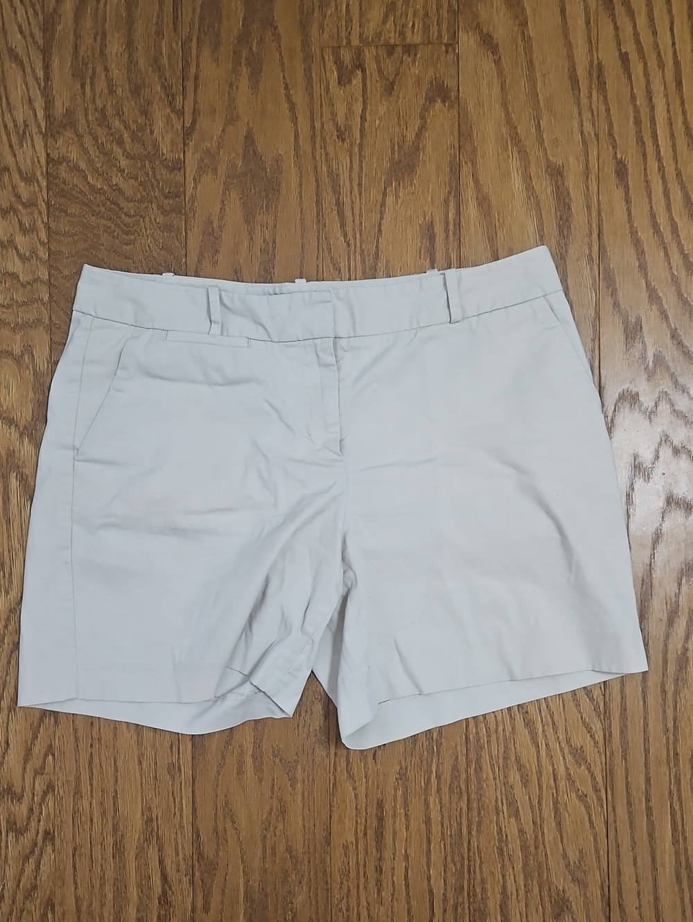 🏷️ Talbots Classic Khaki Chino Shorts - Size 12P
